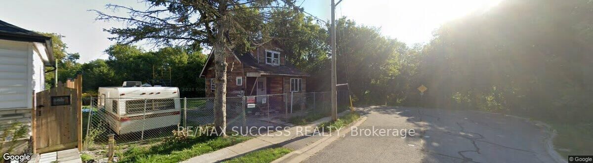 Property Photo: 85 Hall Street ON L1H 2Y8