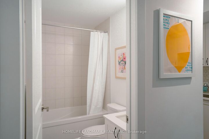 Property Photo:  1095 Douglas McCurdy Common 154  ON L5G 0C6 