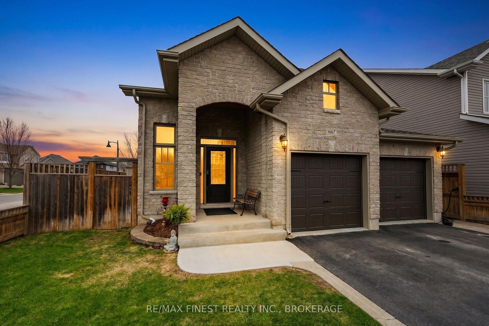 Property Photo:  1667 Crimson Crescent  ON K7P 0H5 
