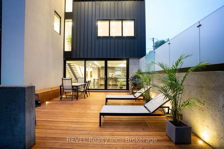 Property Photo: 5 Michigan Avenue ON L2N 4G7