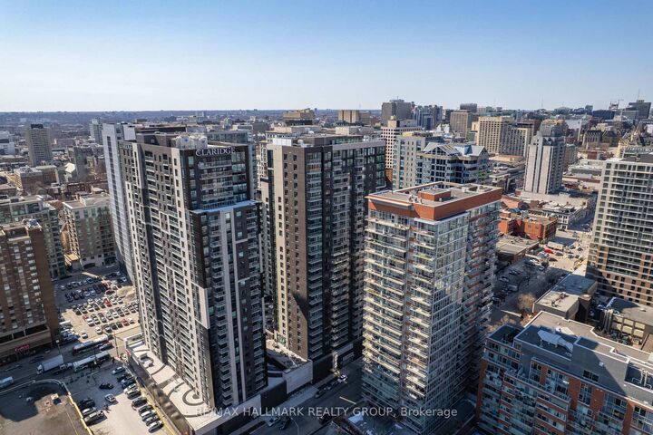 Property Photo:  180 George Street 2202  ON K1N 0G8 