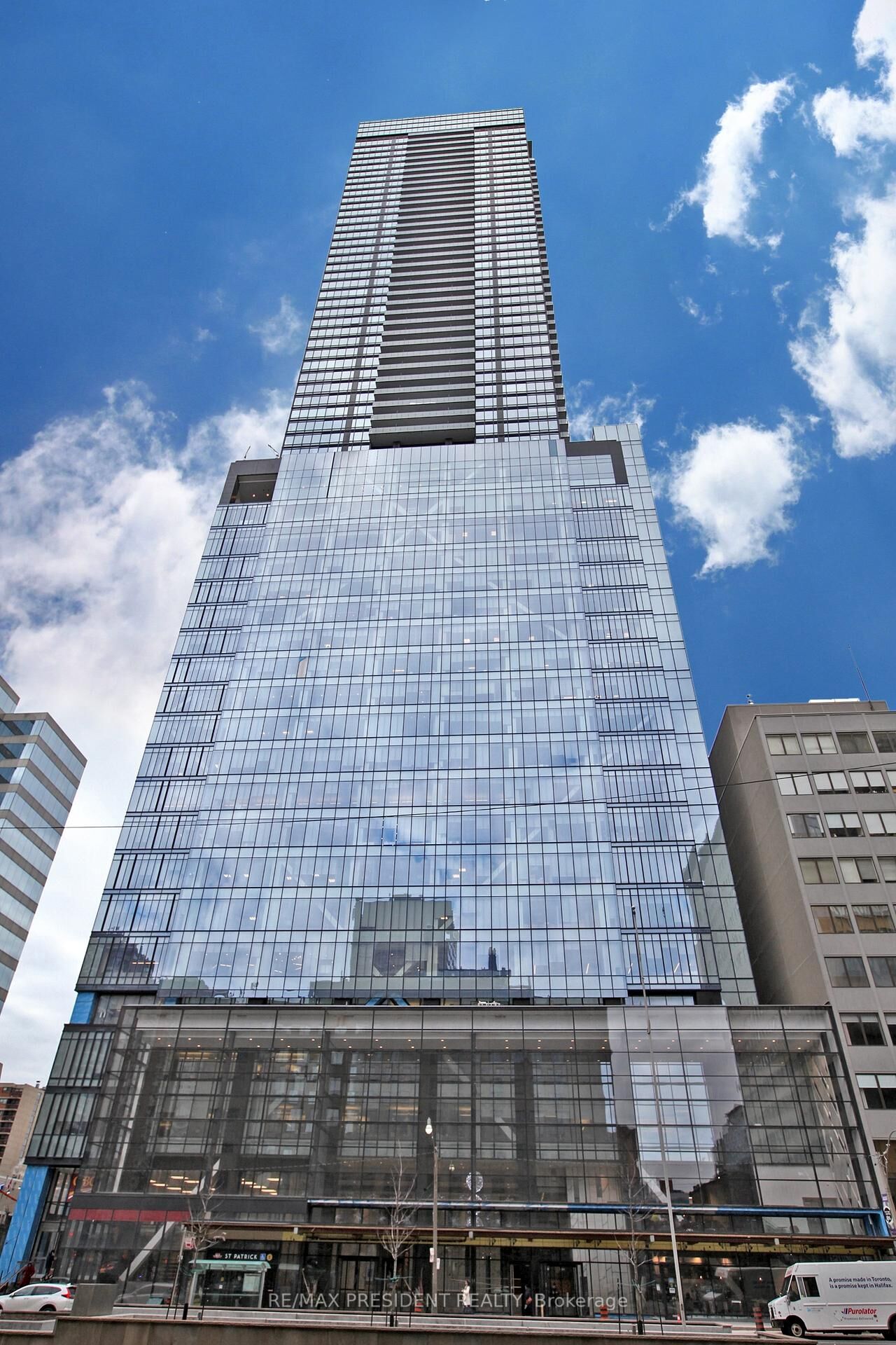 Property Photo: 488 University Avenue 5216 ON M5G 0C1