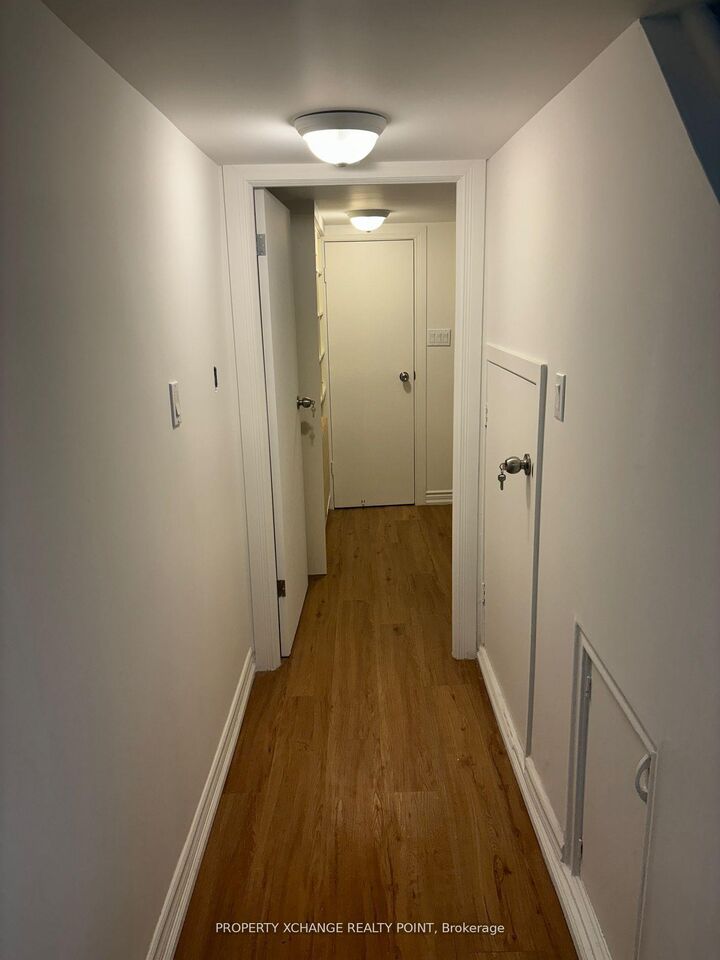 Property Photo:  17 Holmesdale Crescent  ON M6E 1Y3 