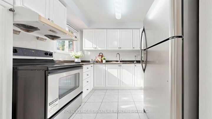 Property Photo: 12 Linton Court ON L3T 5M9