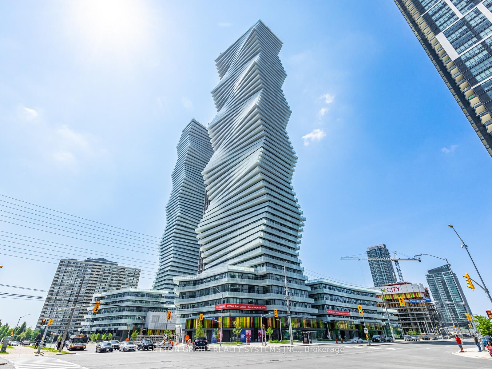 Property Photo:  3900 Confederation Parkway 1407  ON L5B 0M3 