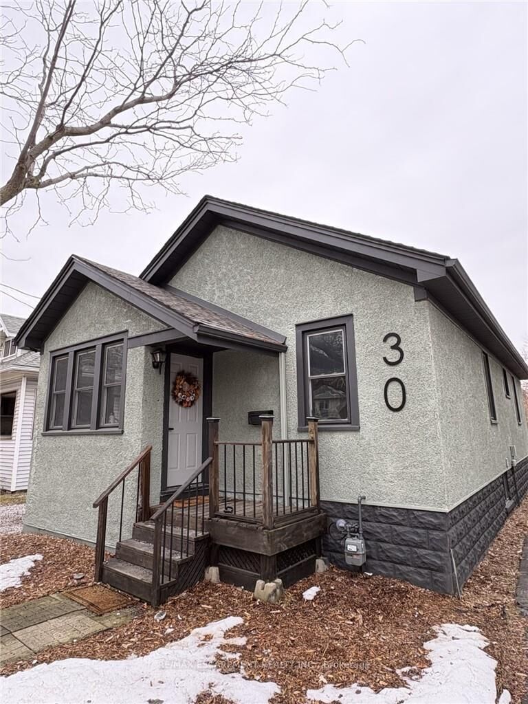 Property Photo: 30 Eastchester Avenue ON L2P 2V6