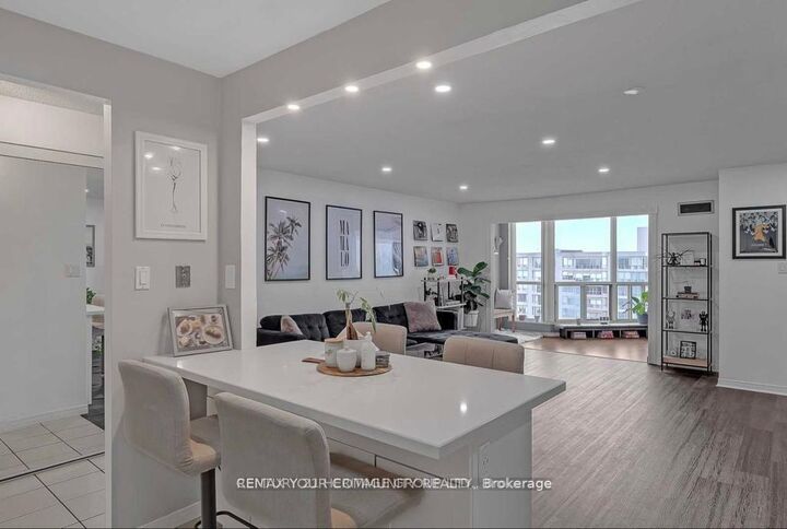 Property Photo: 309 Major Mackenzie Drive 1014 ON L4C 9V5
