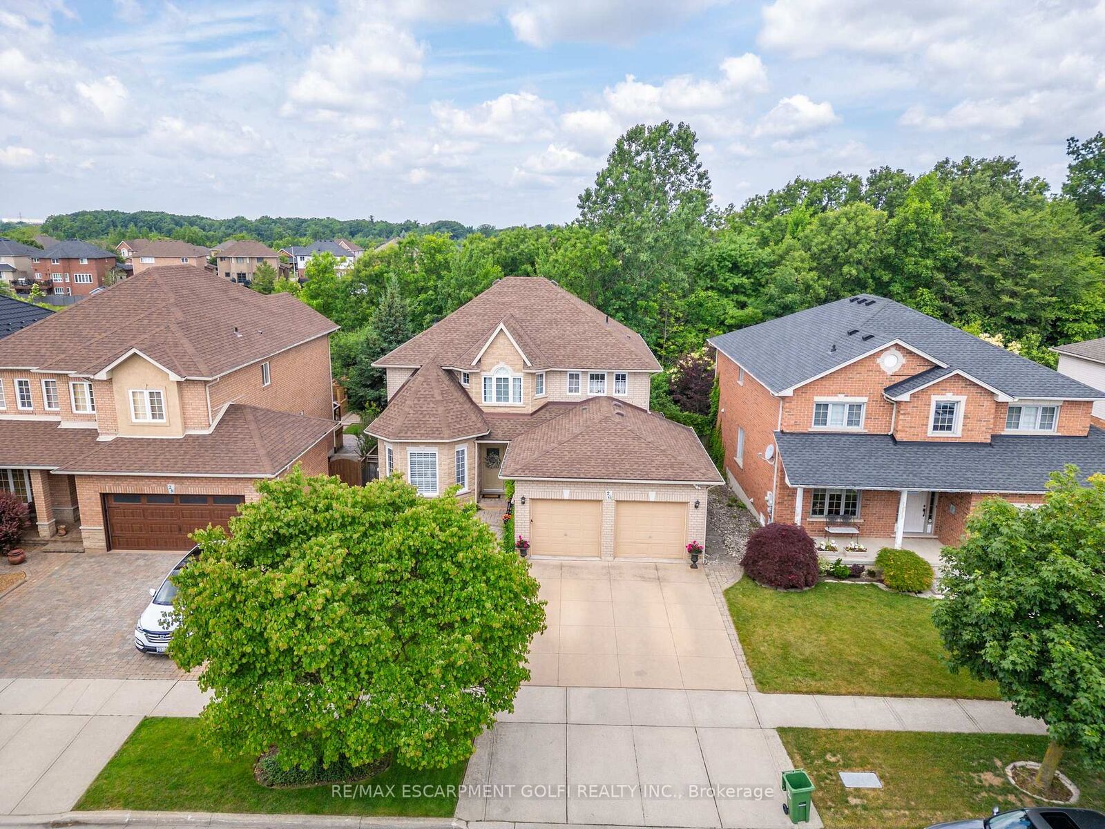 Property Photo:  26 Shadetree Crescent  ON L8J 3X2 