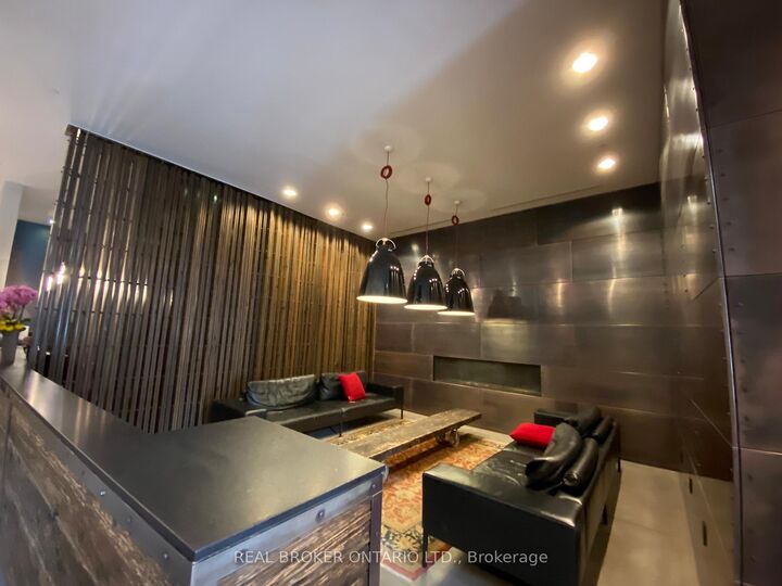 Property Photo: 5 St. Joseph Street 3906 ON M4Y 0B6