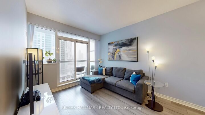 Property Photo: 349 Rathburn Road W 910 ON L5B 0G9