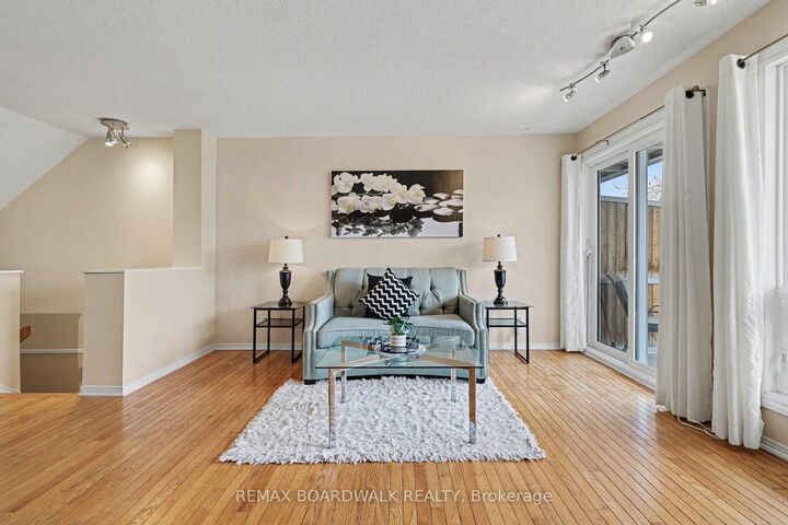 Property Photo:  1607 Locksley Lane  ON K1J 1B6 