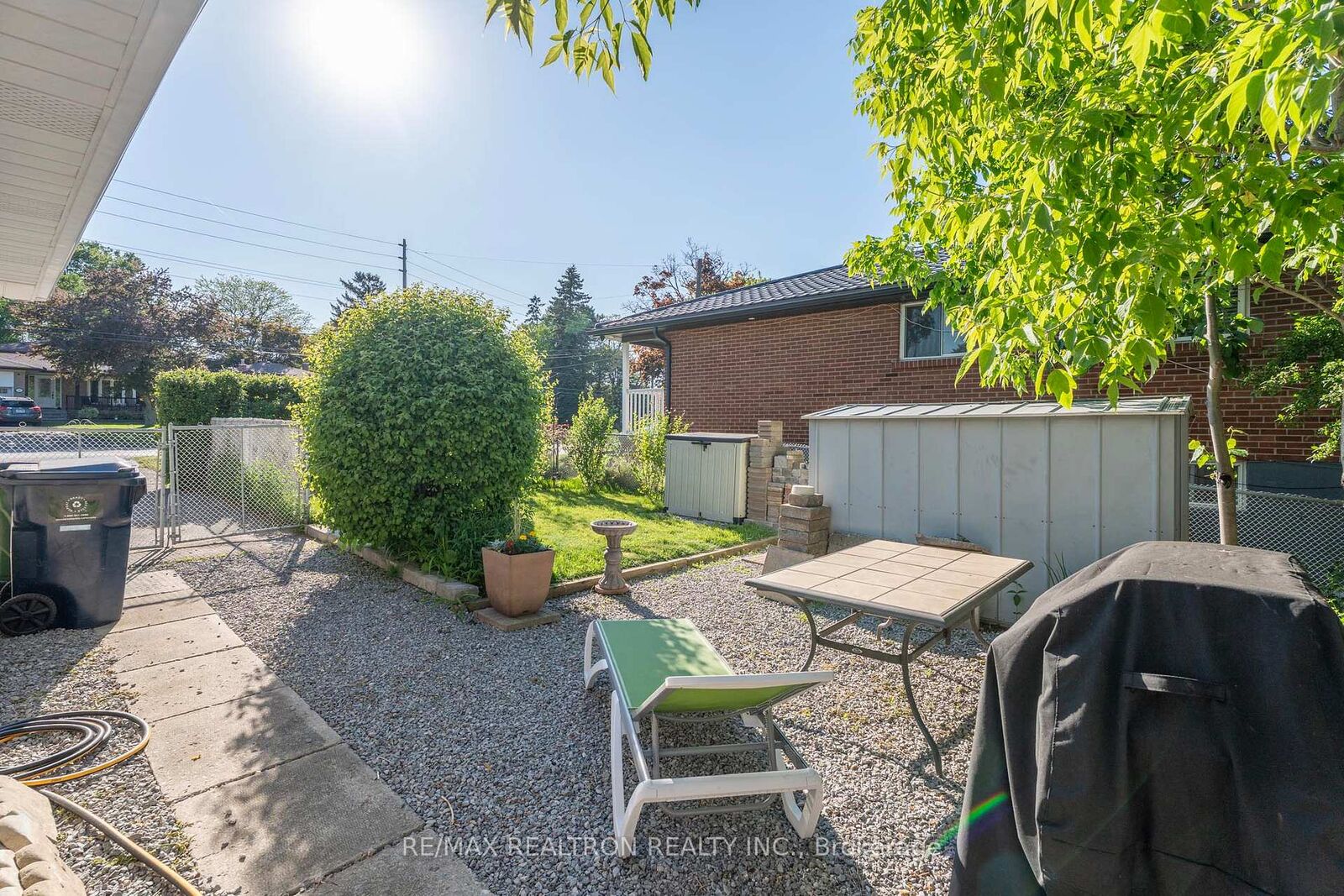 Property Photo:  237 Beechgrove Drive  ON M1E 3Z9 