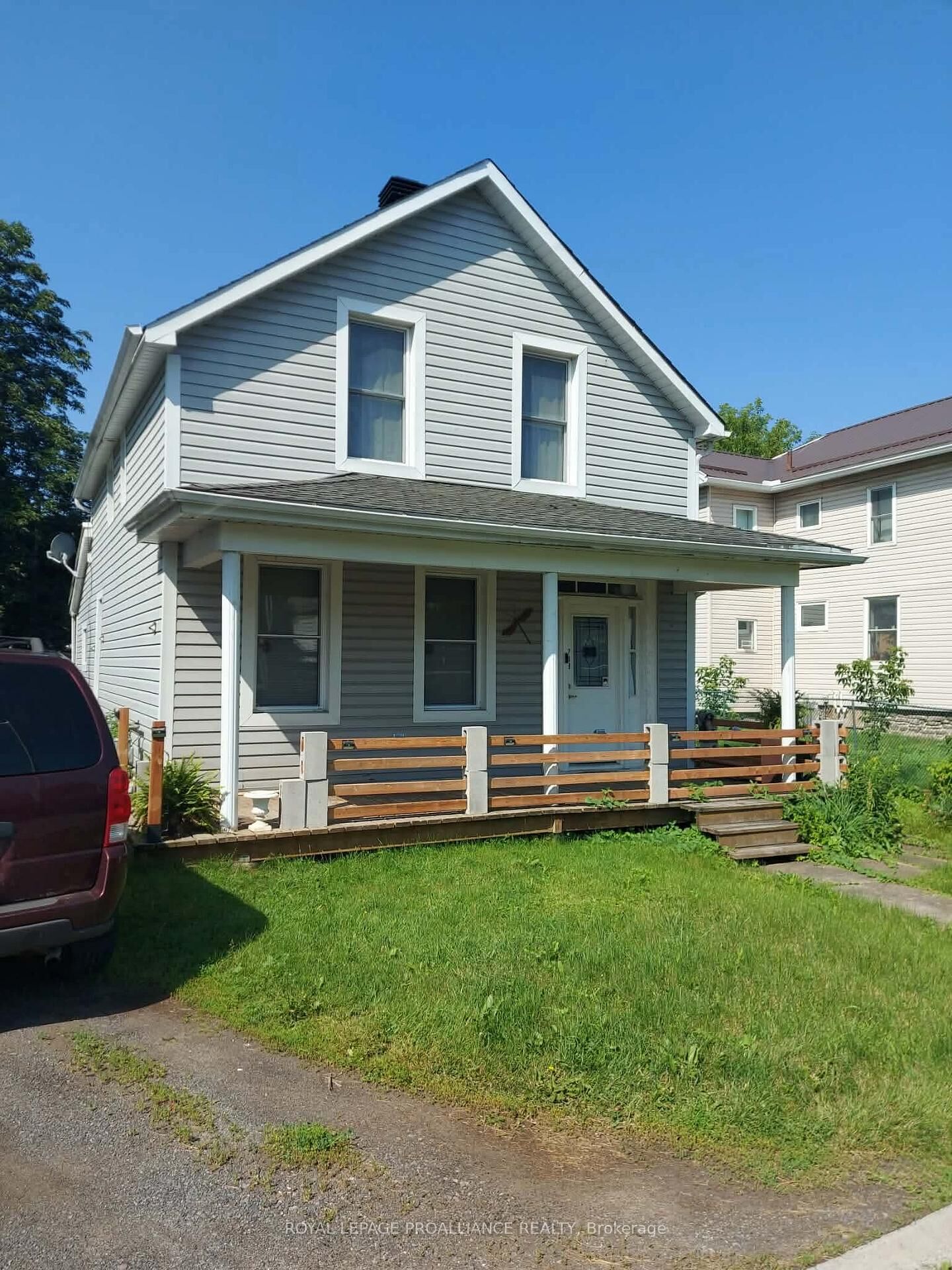 Property Photo: 739 Edward Street ON K0E 1T0