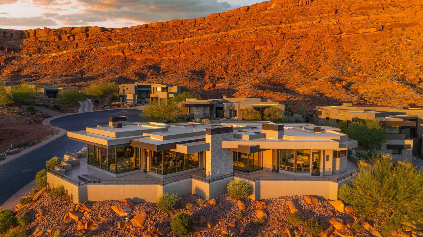 Property Photo: 2001 W Grayhawk Cir UT 84770