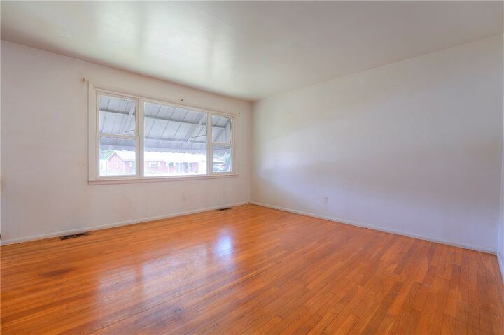 Property Photo: 105 Mt. Pleasant Blvd. PA 15642