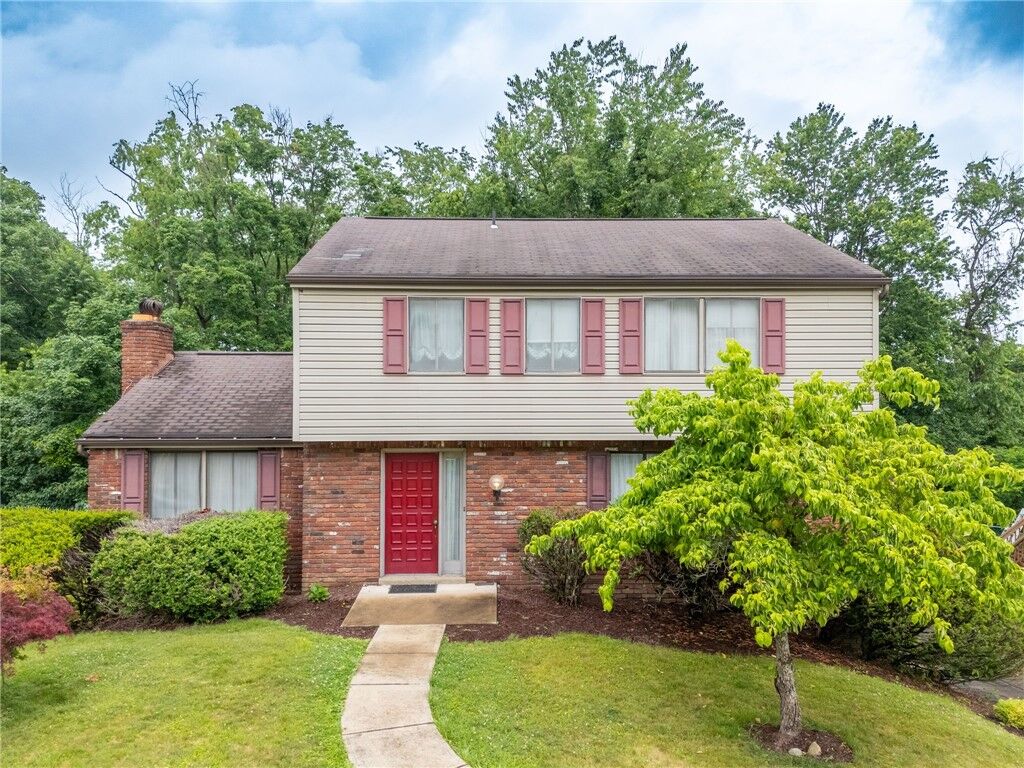 Property Photo:  261 Shasta Dr  PA 15239 