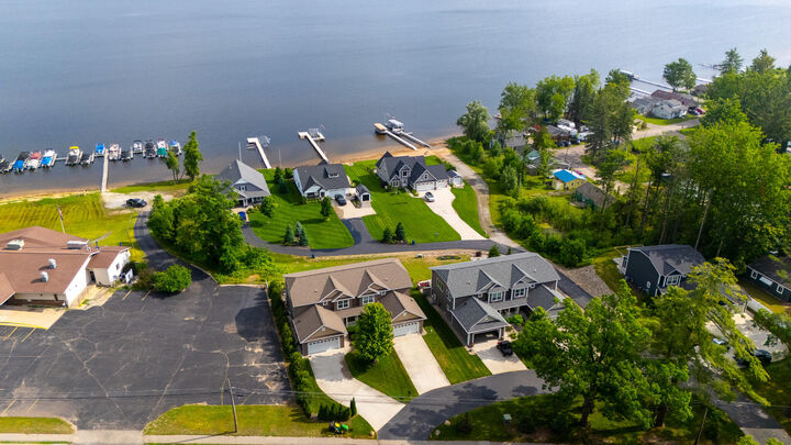 Property Photo:  4876 W Houghton Lake Drive  MI 48629 
