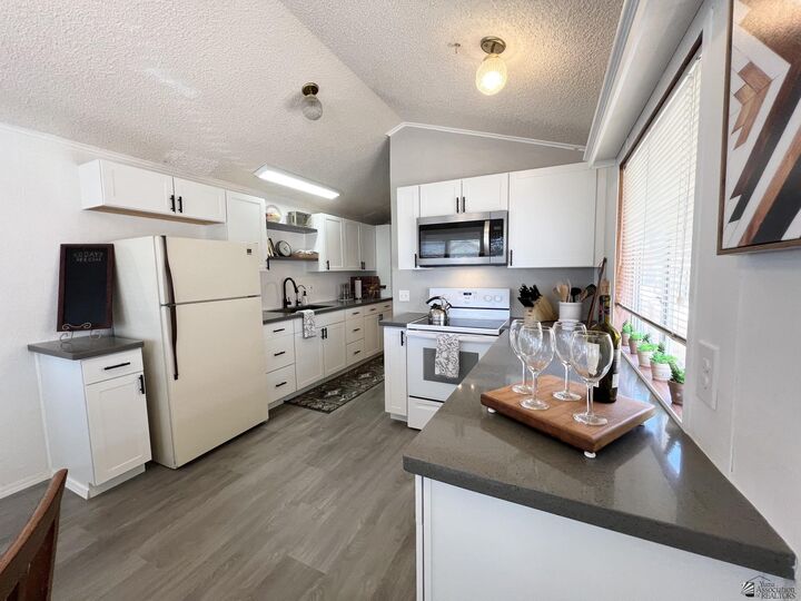 Property Photo: 5707 E 32 St #454 AZ 85365