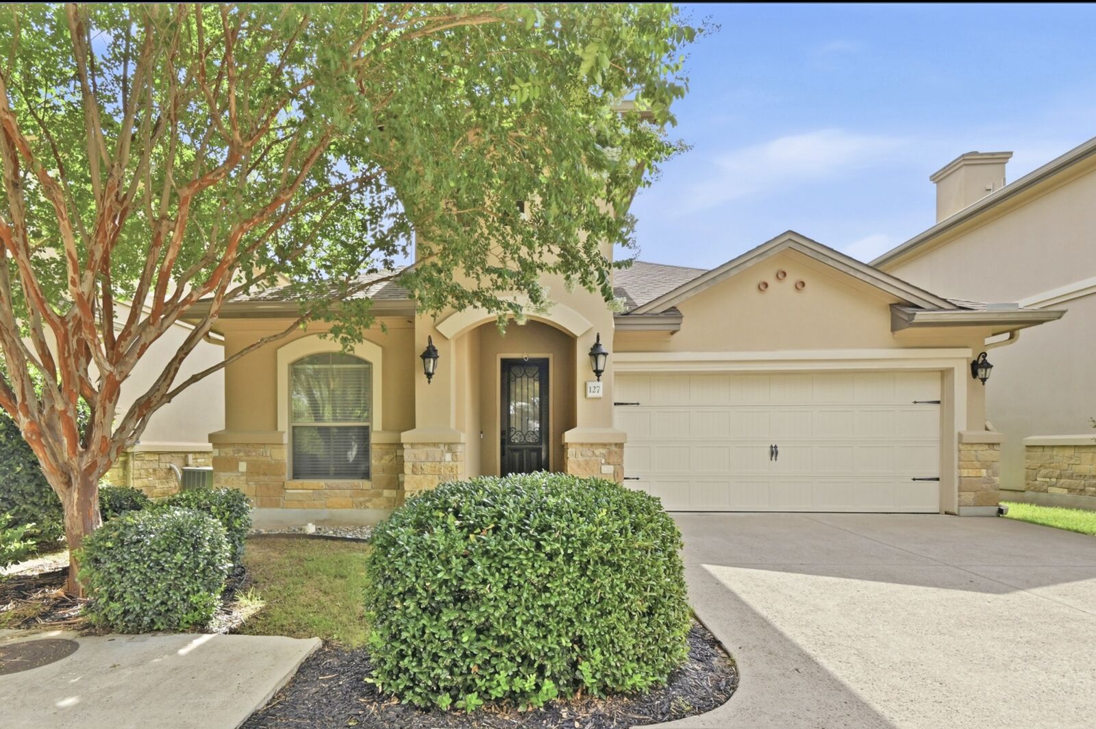 Property Photo: 127 Via Villina TX 78610