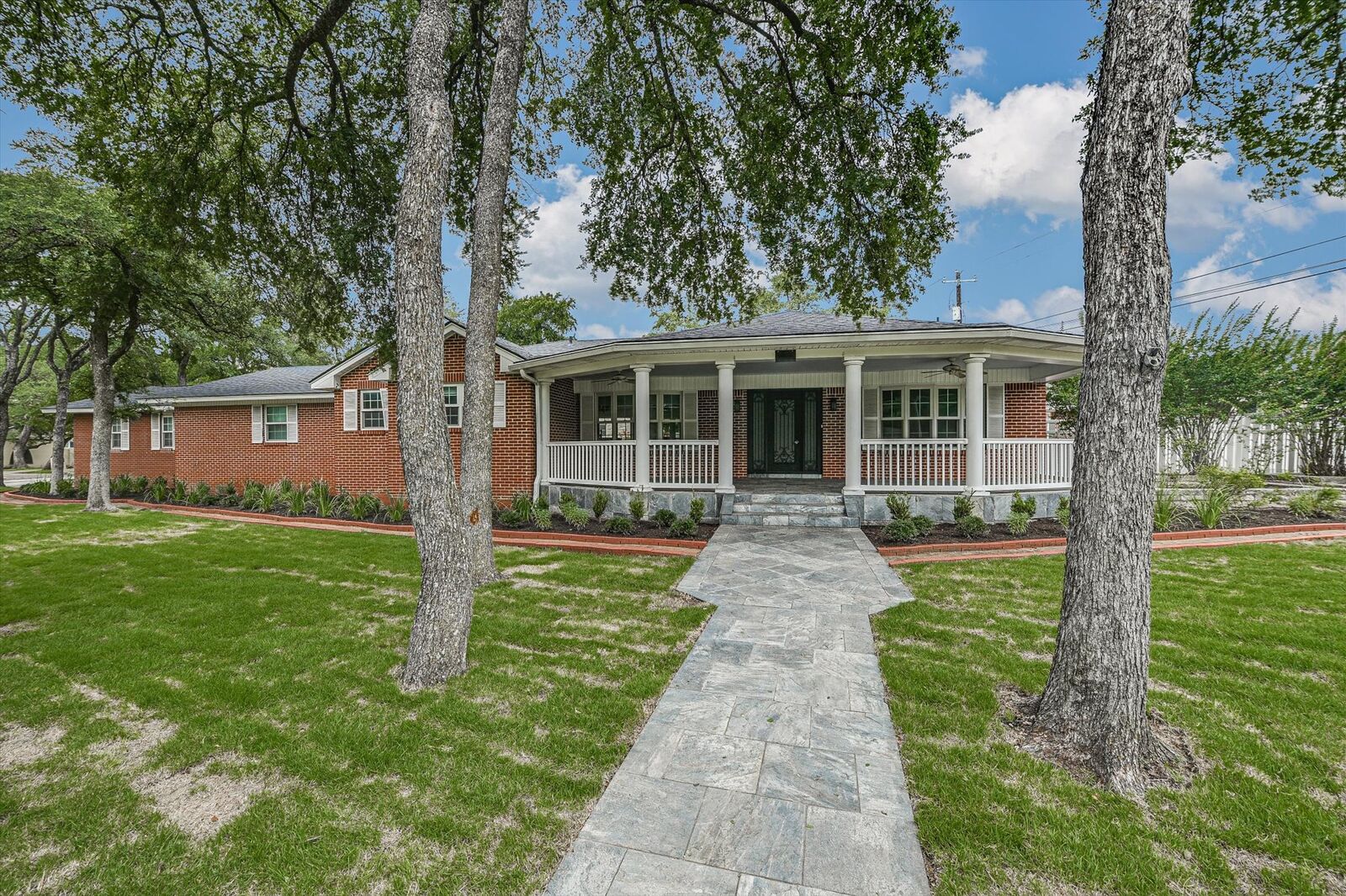 Property Photo: 11906 Arch Hill Drive TX 78750