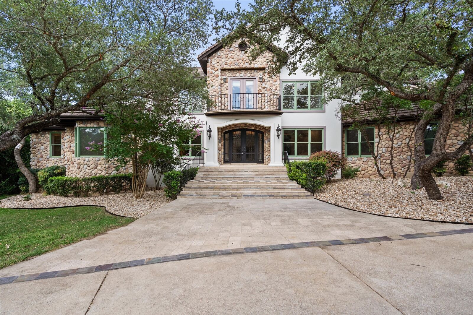 Property Photo: 106 Sendera Bonita TX 78734