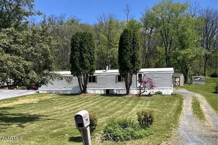 Property Photo: 1060 Industrial Avenue PA 15522