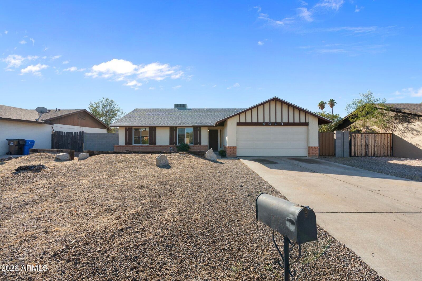 Property Photo: 4043 W Sweetwater Avenue AZ 85029