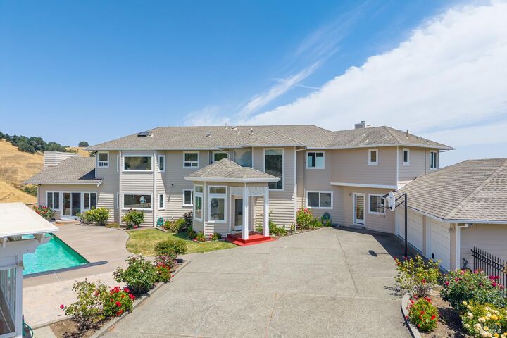 Property Photo: 15 Ravine Way CA 94947