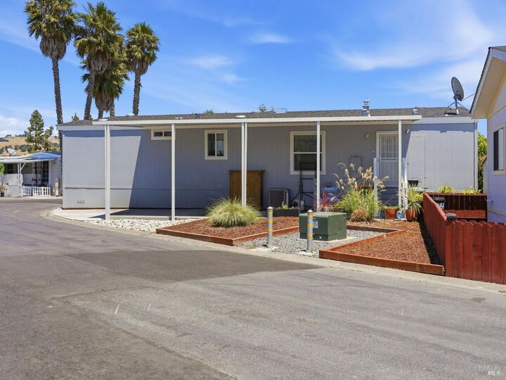 Property Photo: 858 Mary Street CA 95403