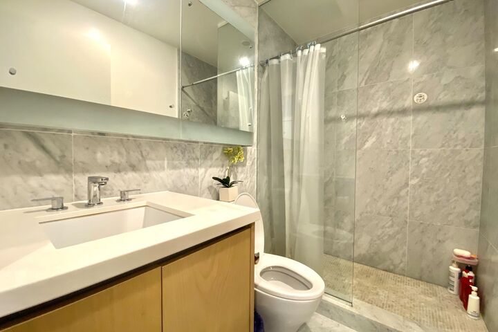 Property Photo: 6588 Nelson Avenue 2208 BC V5H 0E8