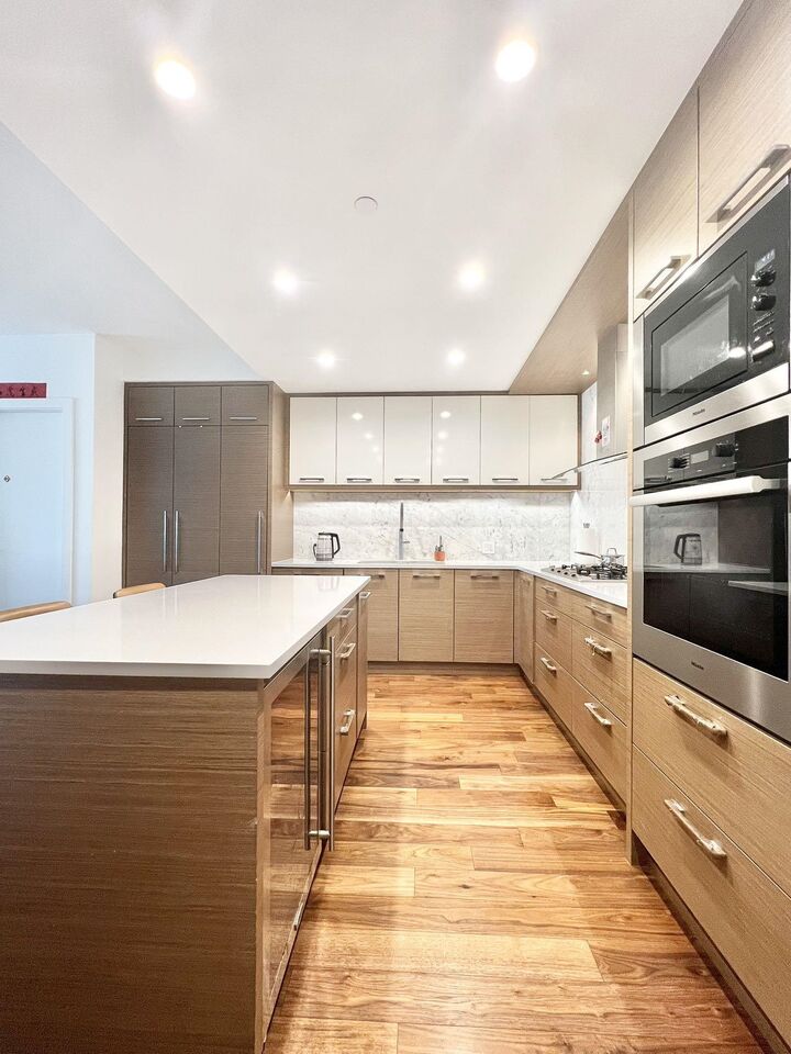 Property Photo: 4360 Beresford Street 1003 BC V5H 0G2