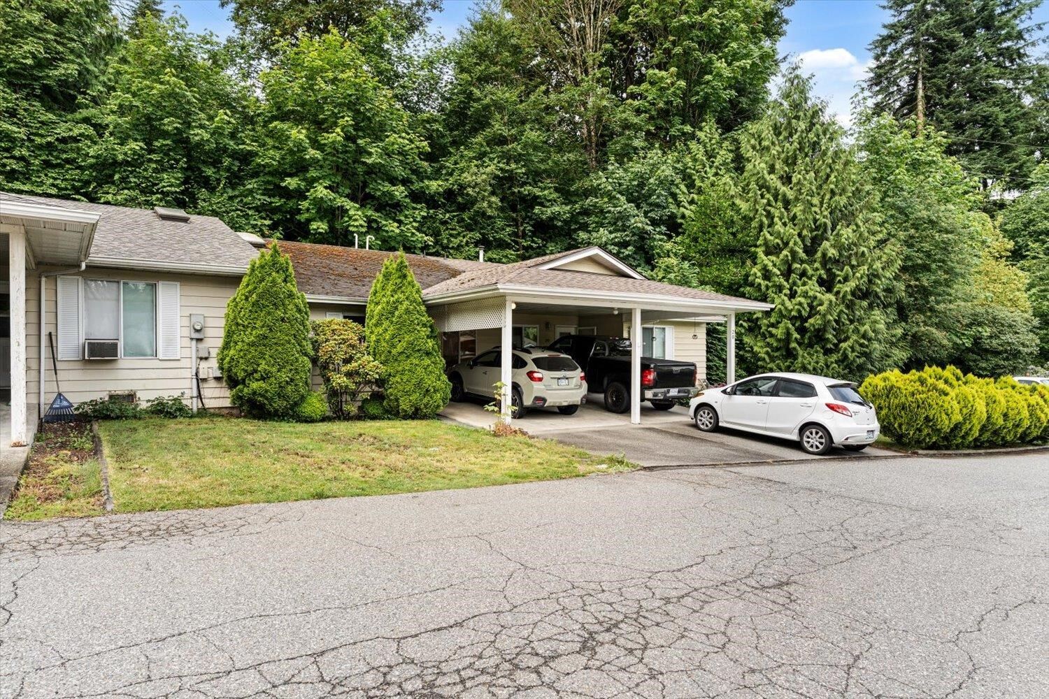 Property Photo:  3350 Elmwood Drive 19  BC V2S 6B2 