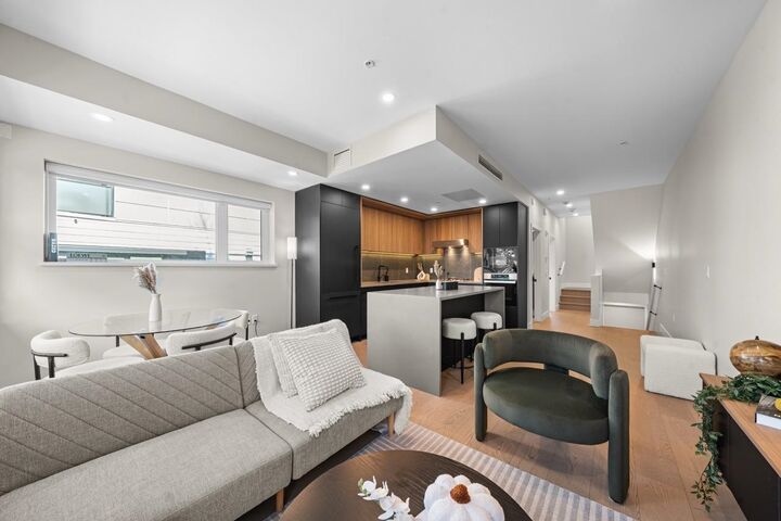 Property Photo: 128 W Woodstock Avenue 5 BC V5Y 0P4