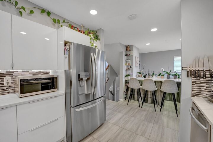 Property Photo: 19160 119 Avenue 14 BC V3Y 2L7