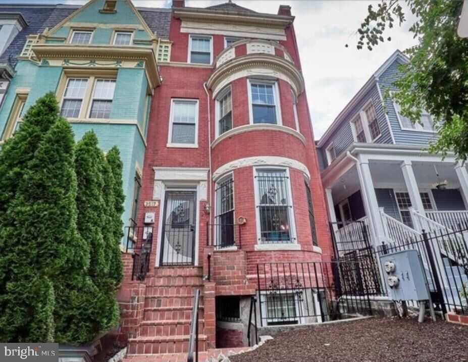 Property Photo: 3517 10th Street NW DC 20010