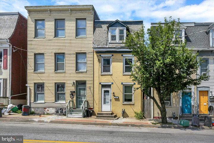 Property Photo: 136 S Queen Street PA 17403