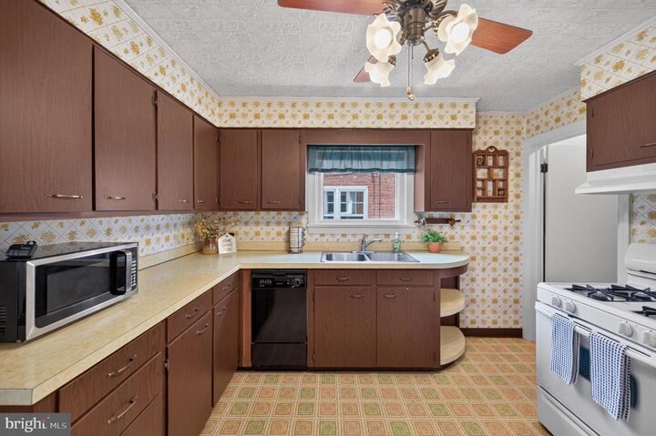 Property Photo: 207 N Tennessee Avenue WV 25401