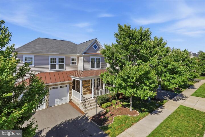 Property Photo: 42522 Stratford Landing Drive VA 20148