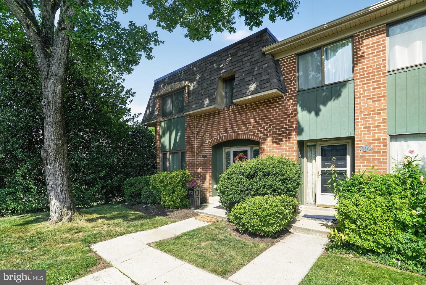 Property Photo: 971 Putnam Boulevard PA 19086