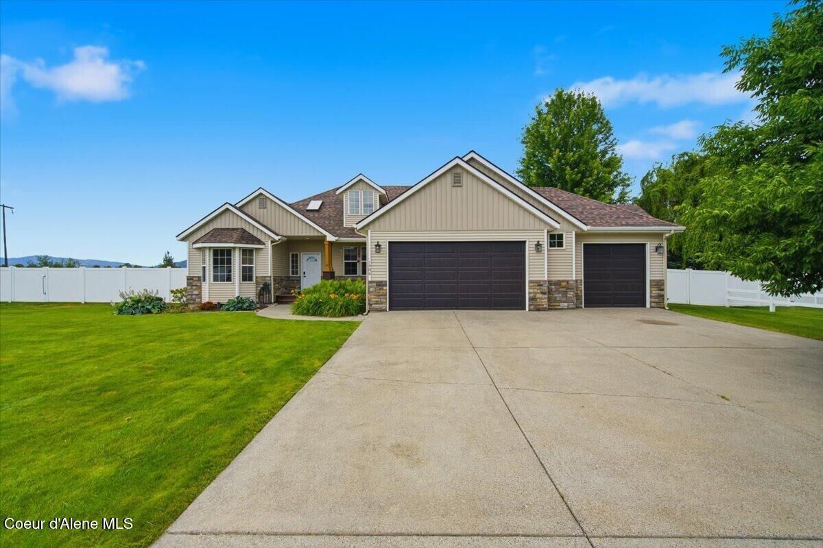 Property Photo:  1906 W Evening Star Rd  ID 83854 