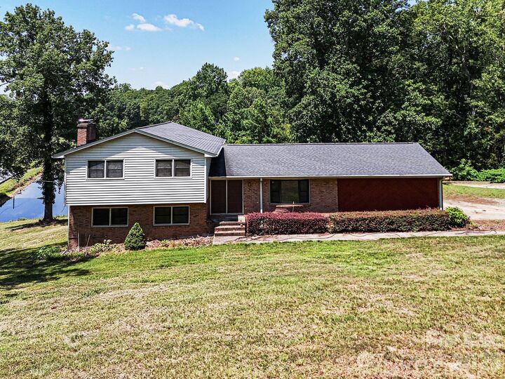 Property Photo:  813 Robinson Clemmer Road  NC 28034 