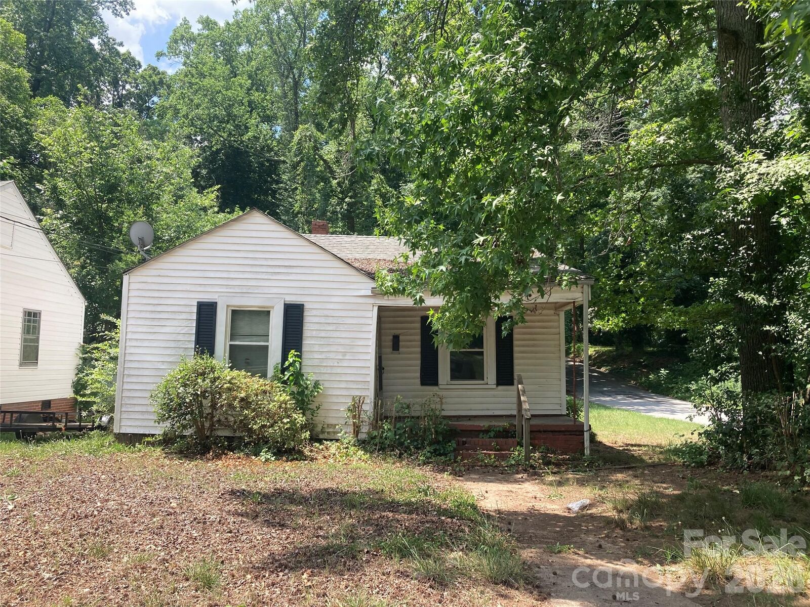 Property Photo: 631 Elm Street NC 28144