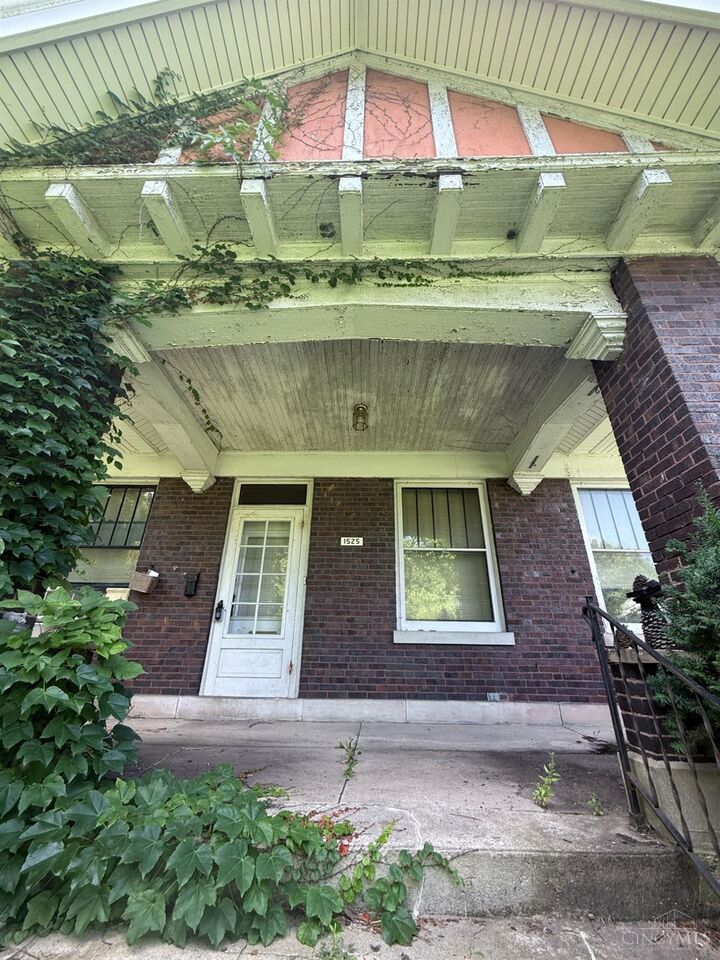 Property Photo: 1525 Marlowe Avenue OH 45224