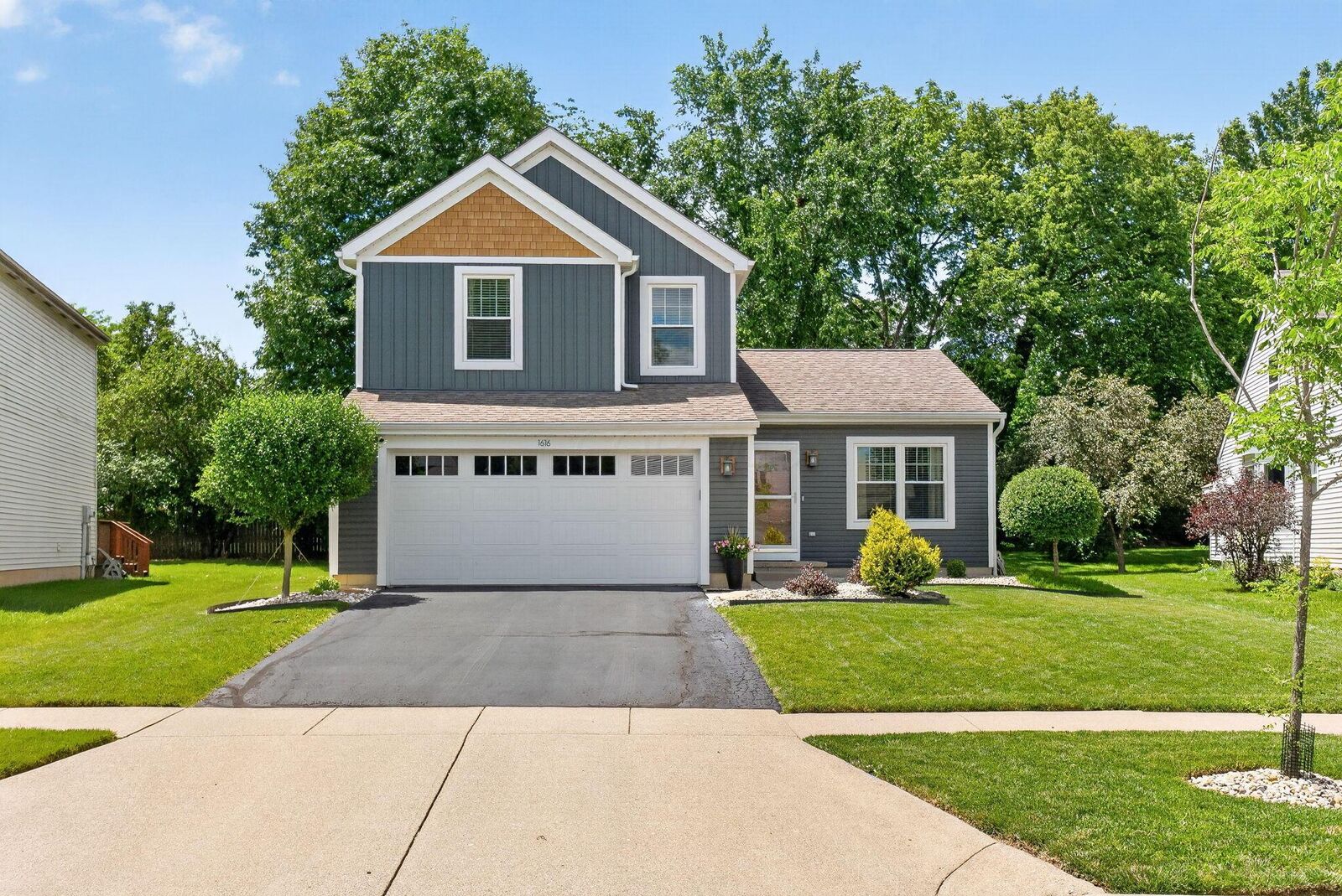 Property Photo:  1616 Meadowlark Lane  OH 43040 