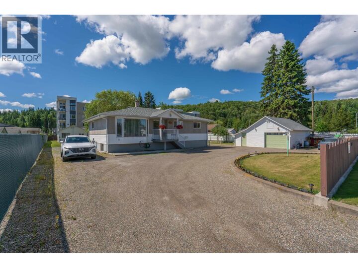 2923 Ferry Avenue — photo 1