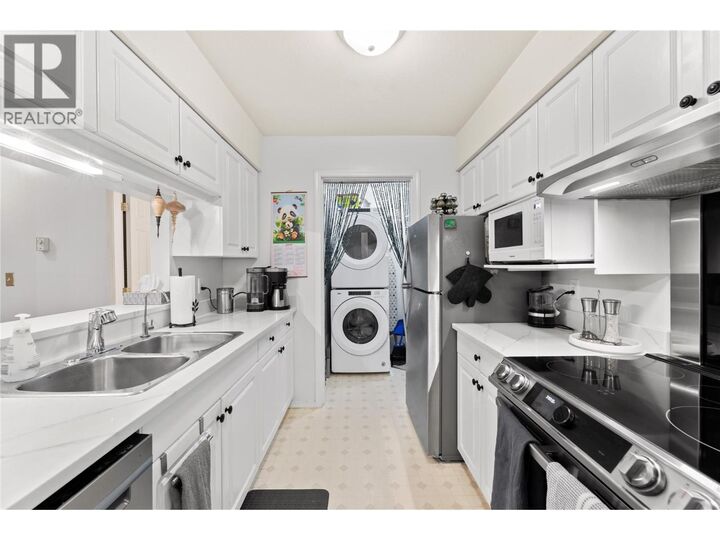 Property Photo: 650 3 Street Southwest 211 BC V1E 1P6