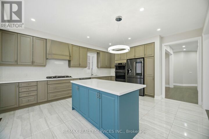 Property Photo:  77 Deer Ridge Trail  ON L7C 3Z5 