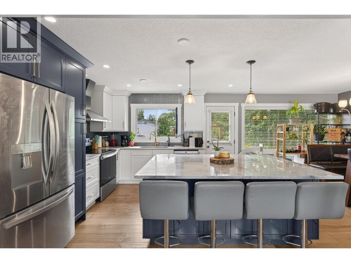Property Photo: 2475 Hammond Avenue BC V2M 1A6