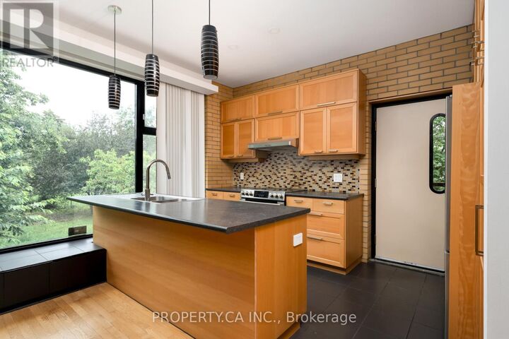 Property Photo:  779 Willowdale Avenue  ON M2N 5B5 
