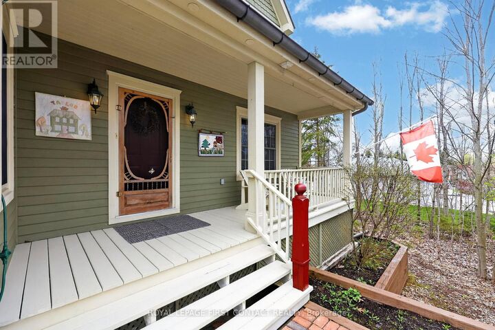 Property Photo:  26 Paddy Dunn's Circle  ON L9X 0T1 